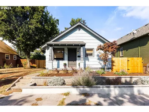 606 W 17th St, Vancouver, WA 98660