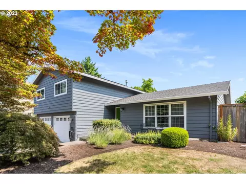 210 NE 19th Ct, Hillsboro, OR 97124
