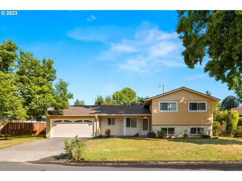 16905 NE Hoyt St, Portland, OR 97230