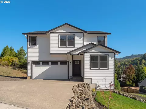 925 SE Golden Eagle Ave, Roseburg, OR 97470