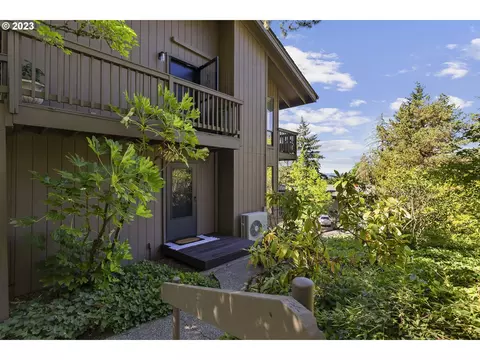 7502 SW Barnes Rd #C, Portland, OR 97225