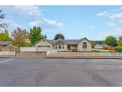 2045 SW Sesame St, Mcminnville, OR 97128