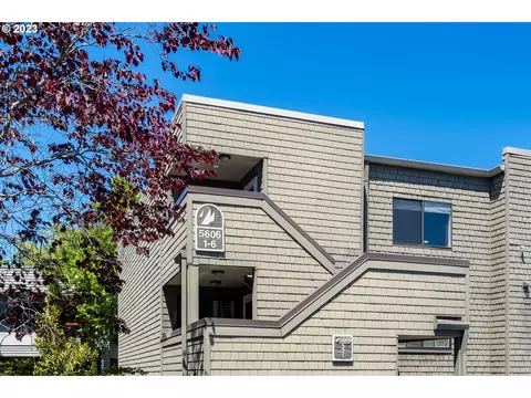 5606 S Riverside Ln #3, Portland, OR 97239