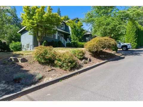 3706 SW Pasadena St, Portland, OR 97219