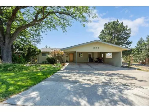 1240 NW Johns Ave, Pendleton, OR 97801 photo 1