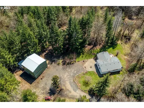 8237 Firehall Rd, Grand Ronde, OR 97347