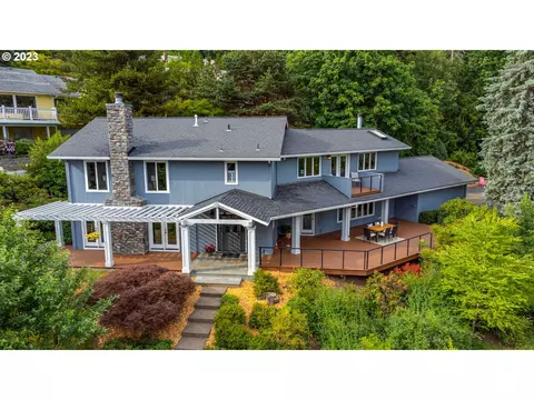 4001 SW Downs View Ct, Portland, OR 97221