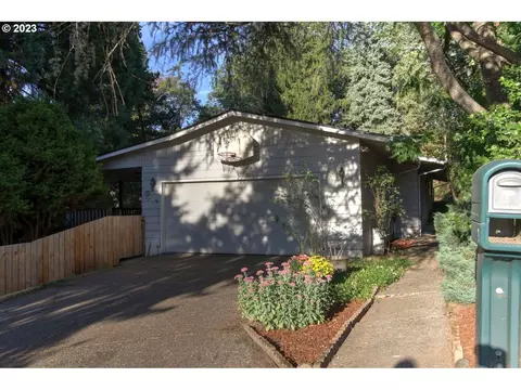 10714 SW 62nd Pl, Portland, OR 97219