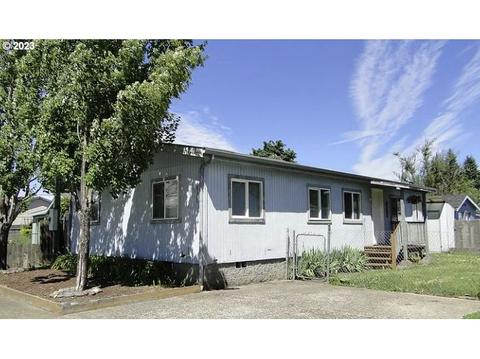 140 S 52nd Pl, Springfield, OR 97478