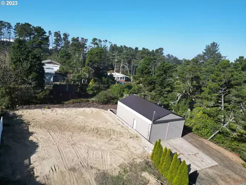 88146 3rd Ave, Florence, OR 97439