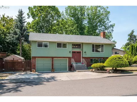12235 SE 105th Dr, Happy Valley, OR 97086