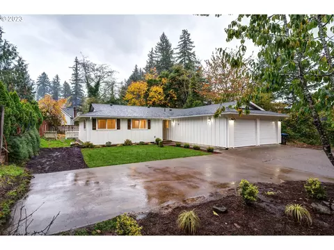 1527 SE Ammon Rd, Toledo, OR 97391