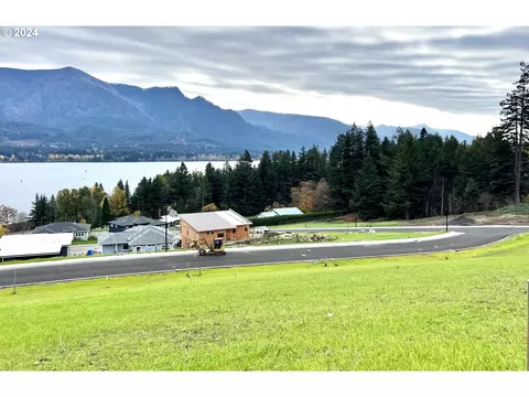 126 NE Bruce Hts, Stevenson, WA 98648
