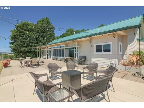 8097 Red Prairie Rd, Sheridan, OR 97378