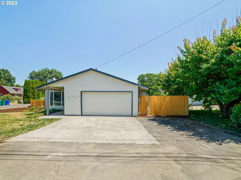 12058 SE 37th Ave, Milwaukie, OR 97222
