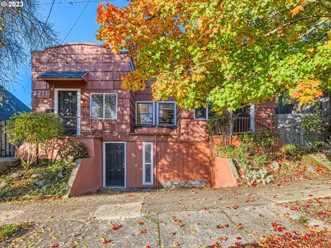2711 SE Gladstone St, Portland, OR 97202