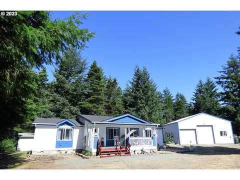 52054 Sturtevant Ln, Bandon, OR 97411
