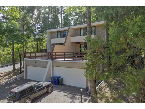 3440 Willamette St, Eugene, OR 97405