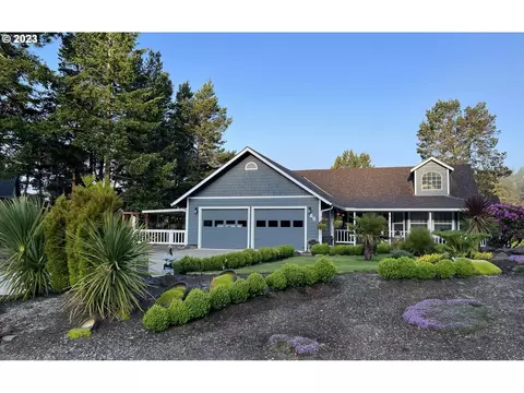 25 Ocean Dunes Dr, Florence, OR 97439