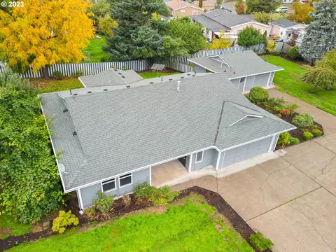 839 Meadowvale Ln, Woodburn, OR 97071