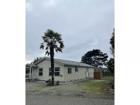 15878 Sea Cliff Dr, Brookings, OR 97415
