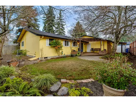 Exterior - 1230 Debrick Rd, Eugene, OR 97401 photo 7 of 10