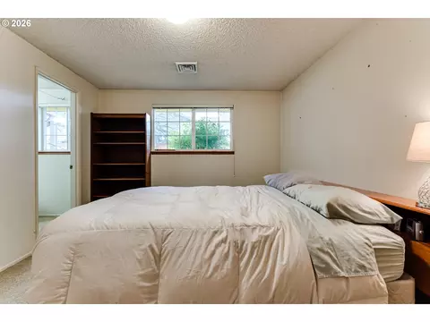 Bedroom - 1230 Debrick Rd, Eugene, OR 97401 photo 2 of 5