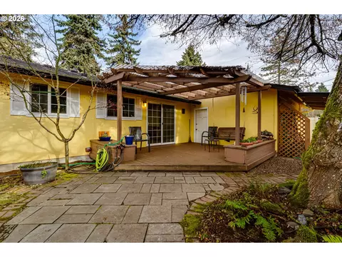Exterior - 1230 Debrick Rd, Eugene, OR 97401 photo 10 of 10