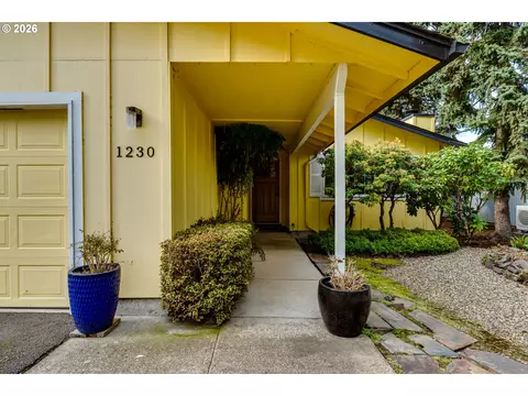 Exterior - 1230 Debrick Rd, Eugene, OR 97401 photo 2 of 10