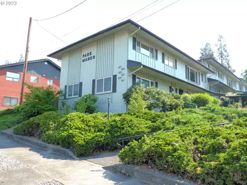 823 SE Mosher Ave # 4, Roseburg, OR 97470