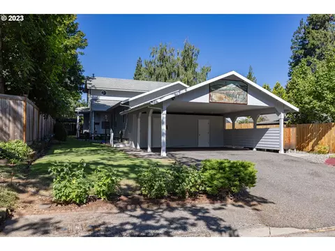 1010 3rd St, Hood River, OR 97031