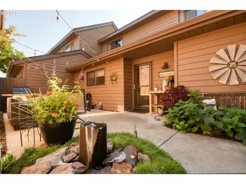 1036 NW 12th St, Pendleton, OR 97801