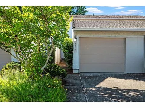 3208 NE 29th St, Gresham, OR 97030