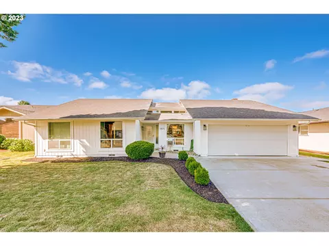 3805 Pine St, Longview, WA 98632