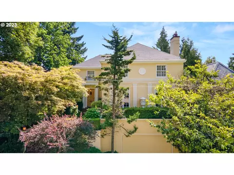 1054 SW Douglas Pl, Portland, OR 97205