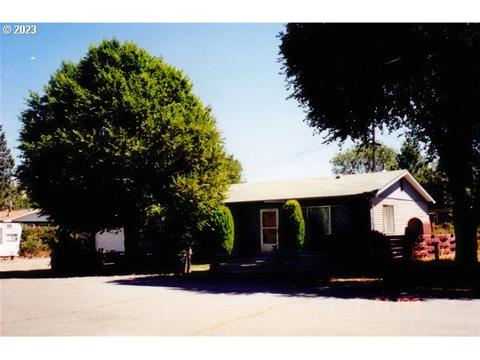 351 S Johnson St, Prairie City, OR 97869
