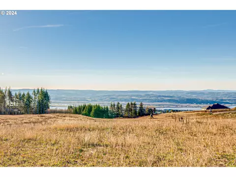 117 Resort Ln #2, Kalama, WA 98625