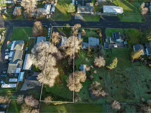 2444 E 10th St, The Dalles, OR 97058