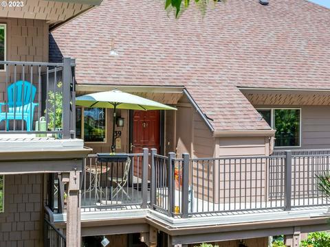 39 Rockridge Dr, Eugene, OR 97405