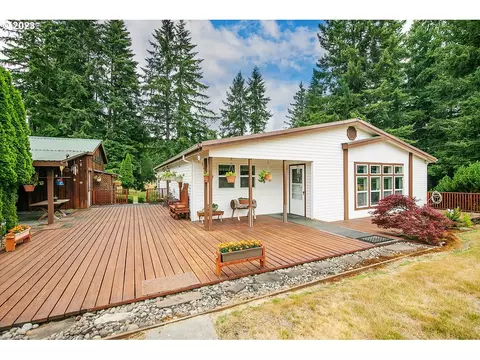 208 Stankey Rd, Castle Rock, WA 98611