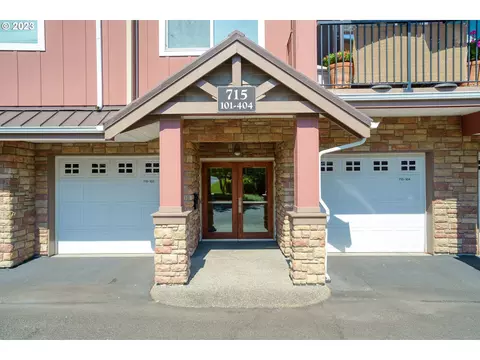 715 NW Falling Waters Ln NW #404, Portland, OR 97229
