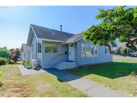 3314 Sherman Ave, North Bend, OR 97459