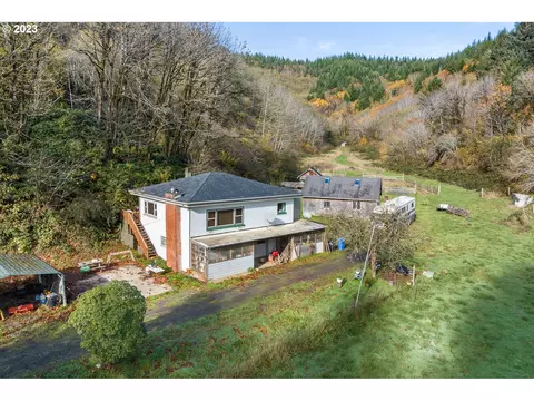 578 Hidden Valley Rd, Toledo, OR 97391