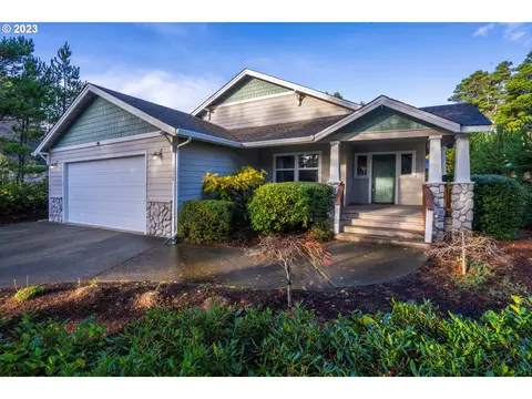 1038 Royal Saint Georges Dr, Florence, OR 97439