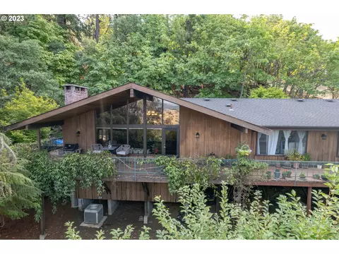 530 SE Terrace Dr, Roseburg, OR 97470