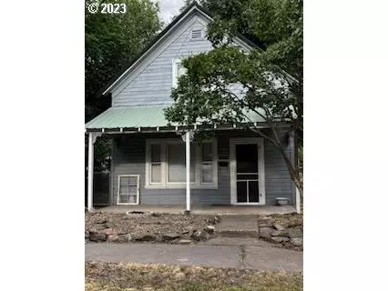 1505 7th St, La Grande, OR 97850