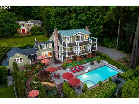 3161 NW Cumberland Rd, Portland, OR 97210