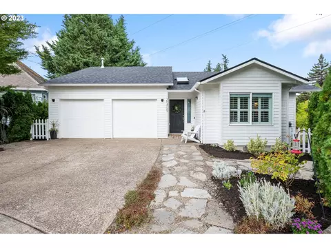 20409 SW Crestmont Pl, Sherwood, OR 97140