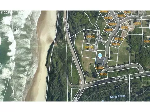 Nantucket Dr, Cloverdale, OR 97112