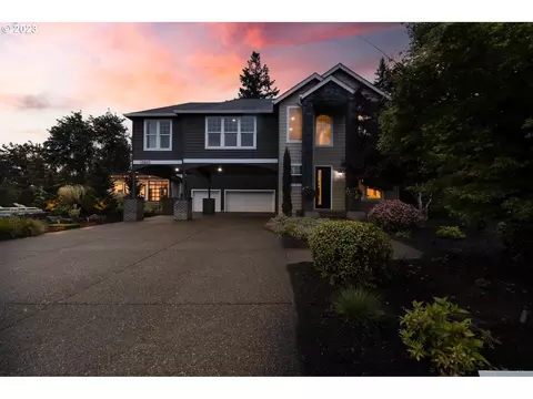 13203 S Macdonalds Pl, Oregon City, OR 97045